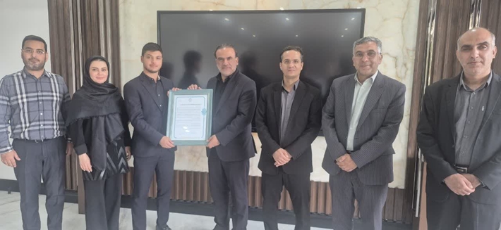 مدیران دانشگاه گناباد به همراه نماینده از اقدامات حمایتی شرکت صنعتی معدنی توس مسیر در توسعه زیرساخت‌های علمی و پژوهشی تقدیر کردند.