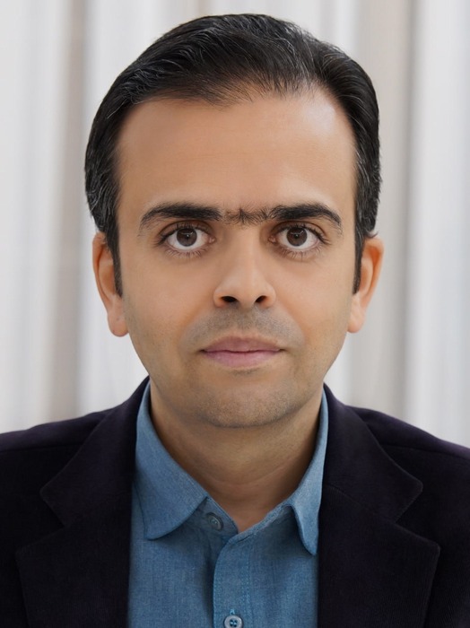 دکتر علیرضا مقدم